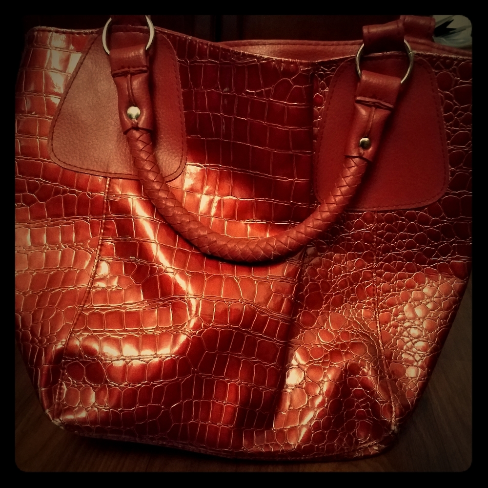 Burgundy Lrg Shoulder Strap Purse Alligator Viny